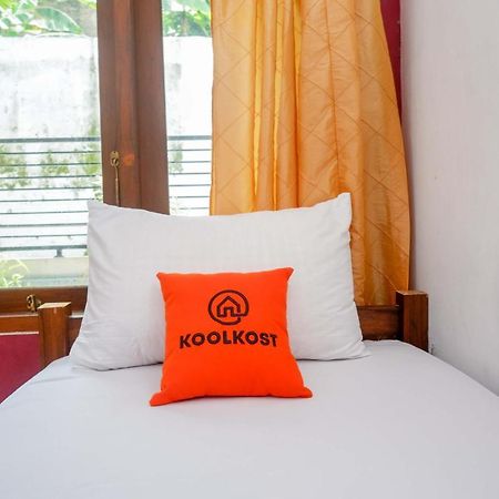 ジョグジャカルタ Koolkost Syariah Near Malioboro Areaホステル エクステリア 写真