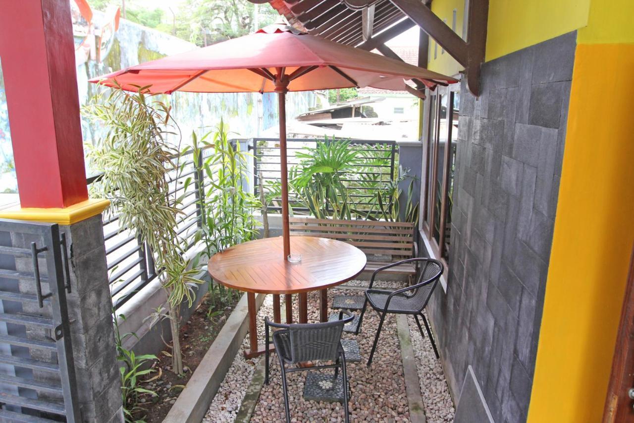 ジョグジャカルタ Koolkost Syariah Near Malioboro Areaホステル エクステリア 写真