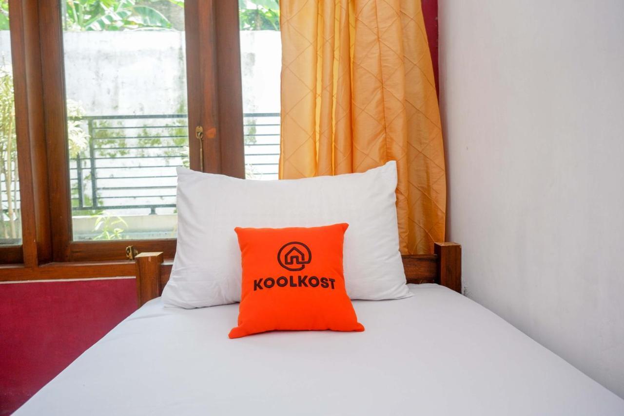 ジョグジャカルタ Koolkost Syariah Near Malioboro Areaホステル エクステリア 写真