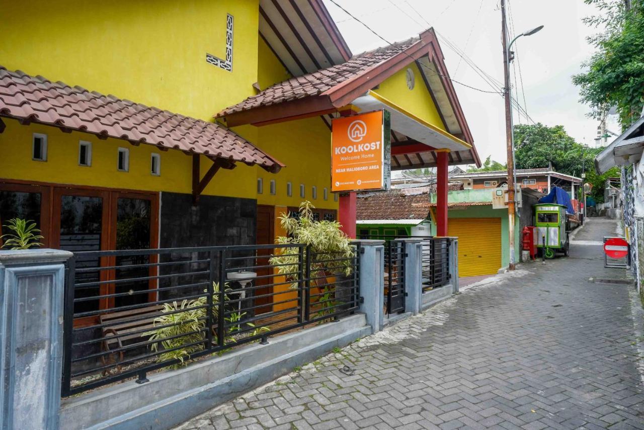 ジョグジャカルタ Koolkost Syariah Near Malioboro Areaホステル エクステリア 写真