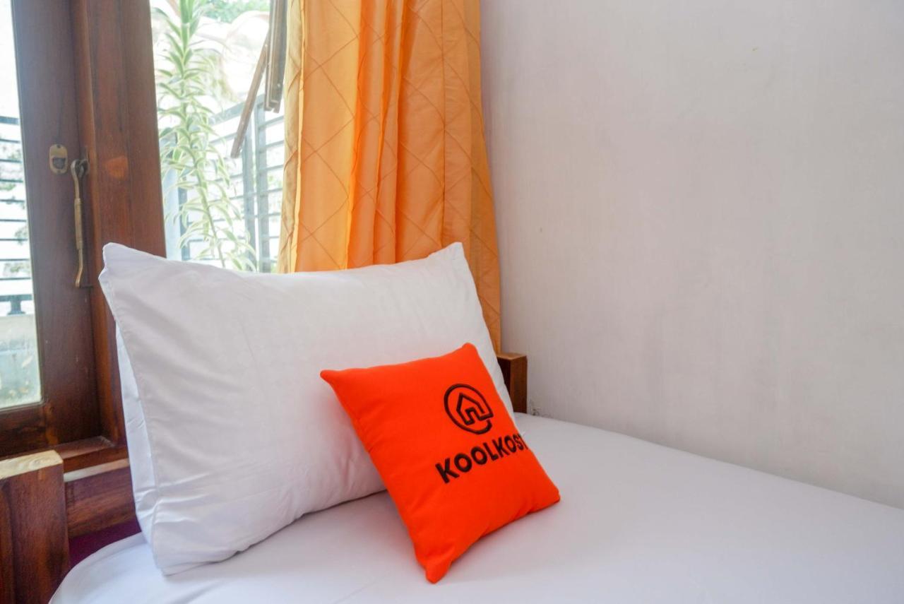 ジョグジャカルタ Koolkost Syariah Near Malioboro Areaホステル エクステリア 写真