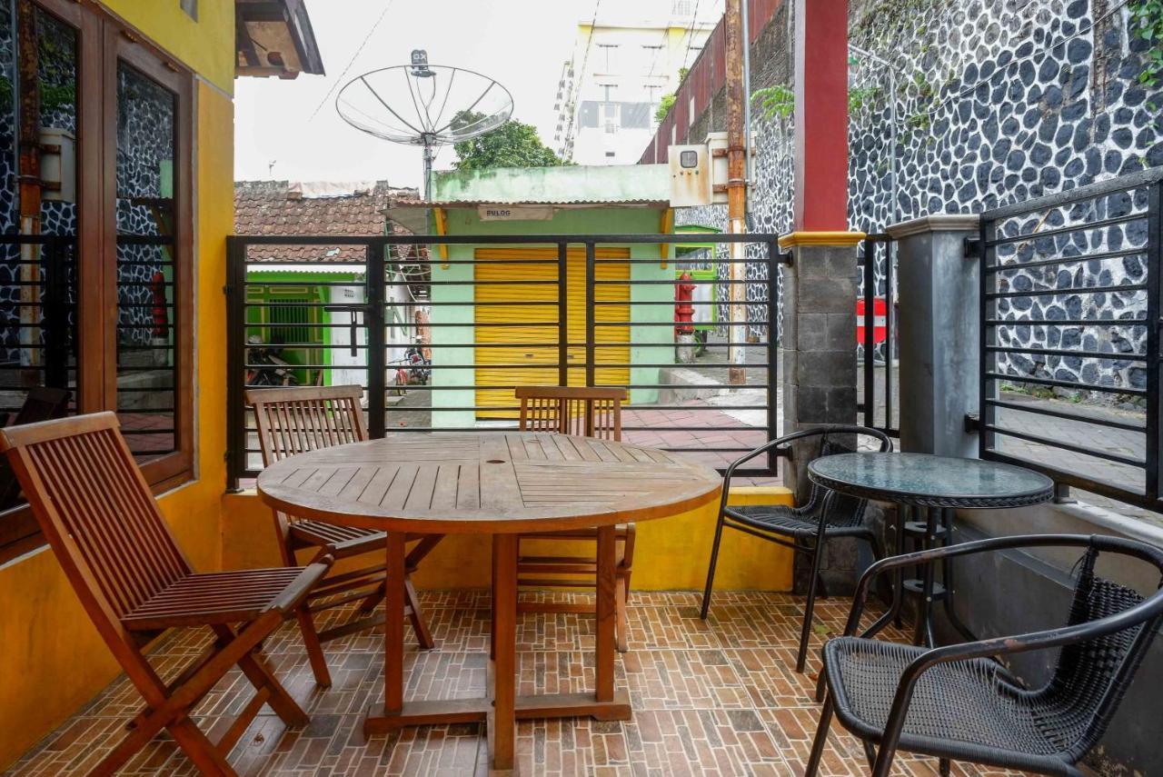 ジョグジャカルタ Koolkost Syariah Near Malioboro Areaホステル エクステリア 写真